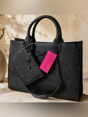 Betsey Johnson Large Bow Embossed XOKIARA2 Tote Bag Black Bows New